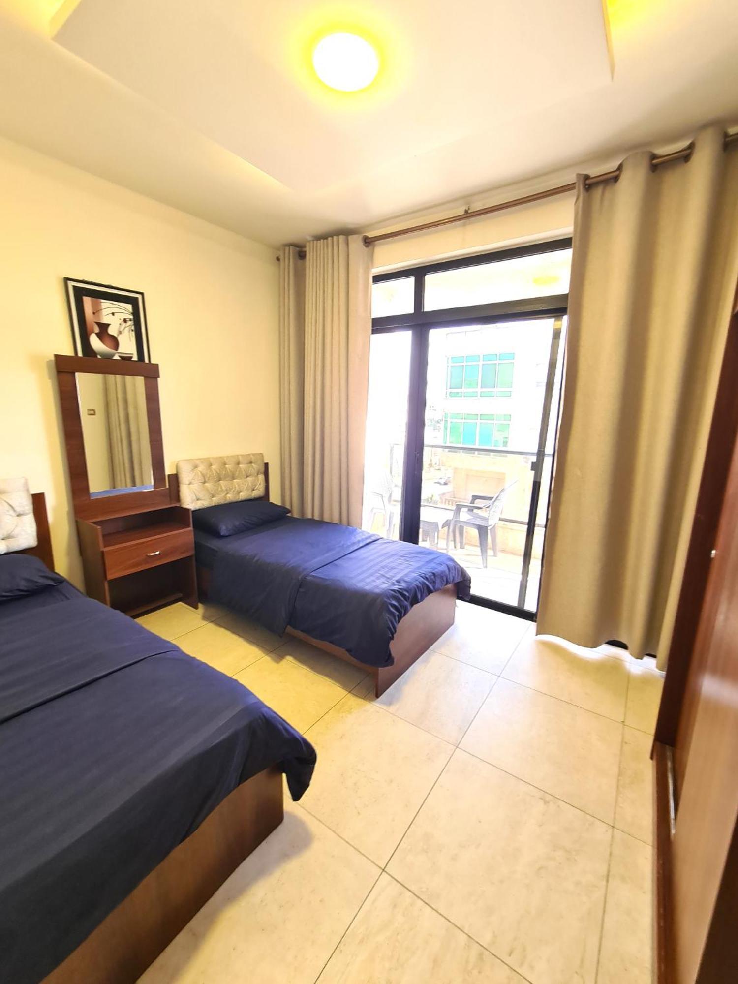 Dair Ghbar Gate Apartments Amã Quarto foto
