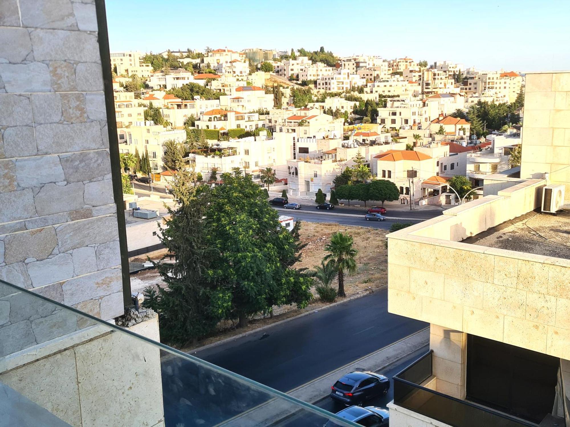 Dair Ghbar Gate Apartments Amã Quarto foto